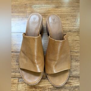 Frye Women's Cindy Mule Sandals